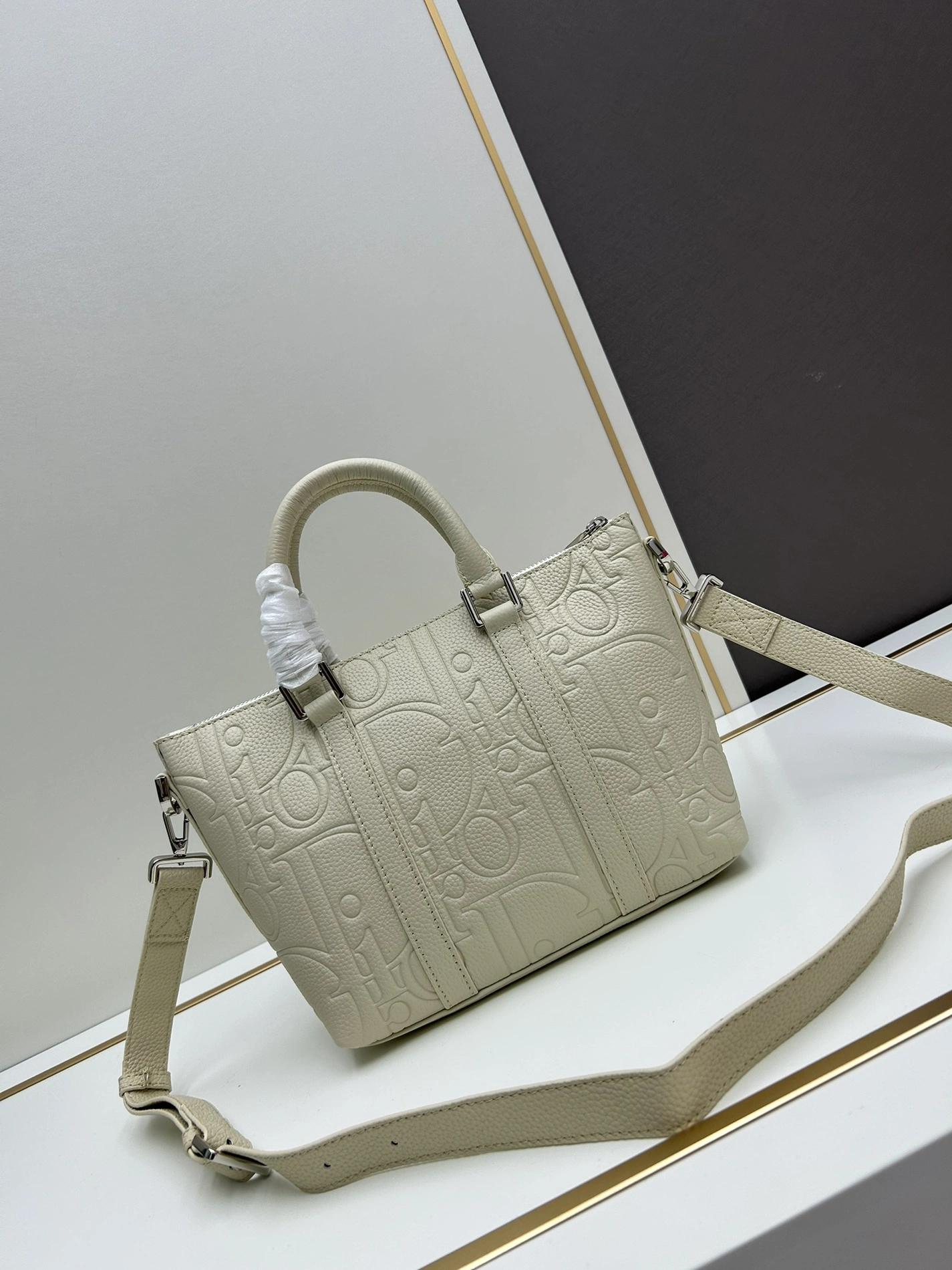 Christian Dior AAA Quality Handbags For Women Breathable 6891 - Image 3