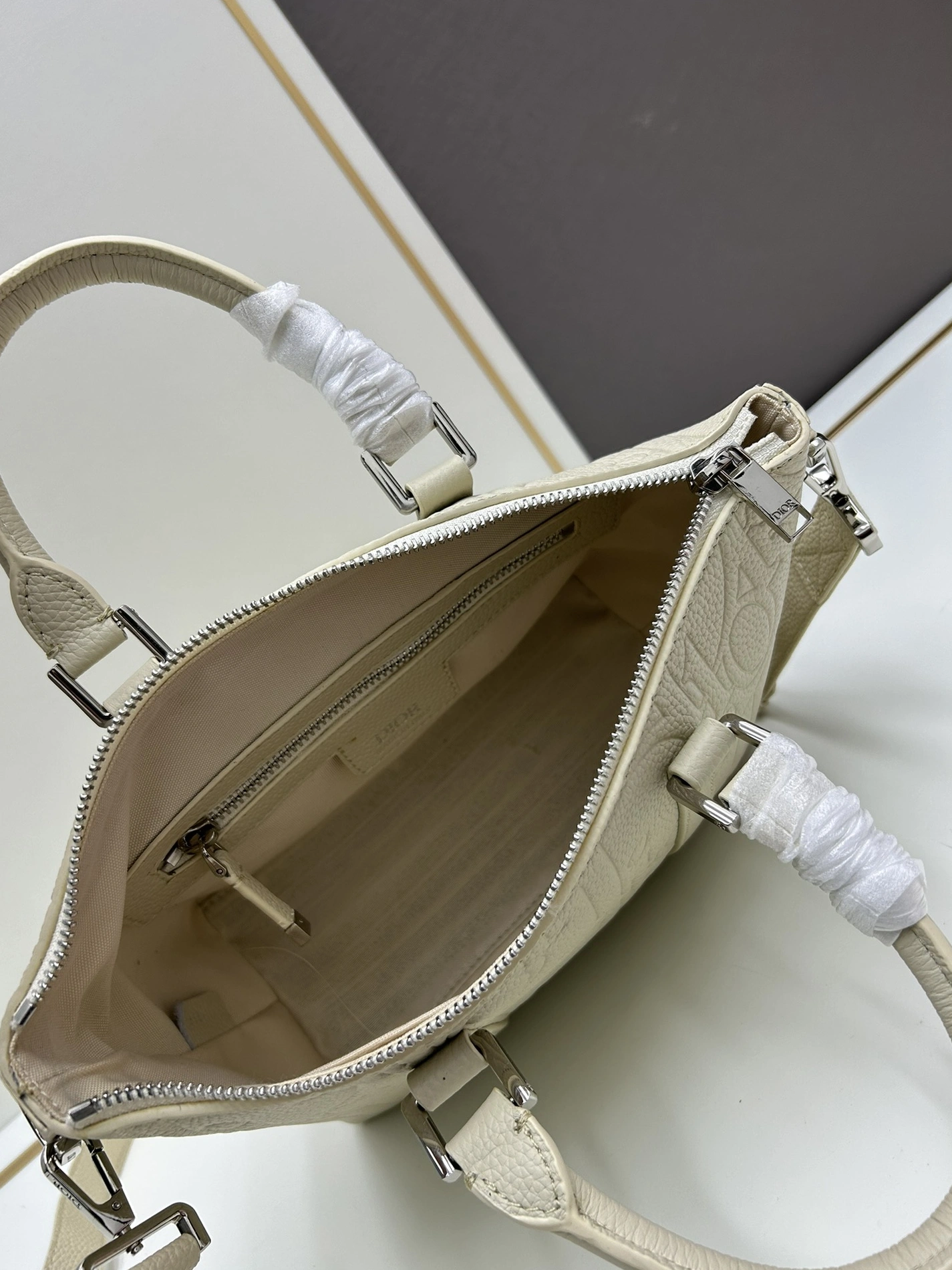 Christian Dior AAA Quality Handbags For Women Breathable 6891 - Image 7