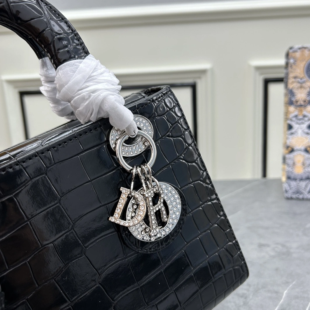 Christian Dior AAA Quality Handbags For Women Classic 2715 - Image 4