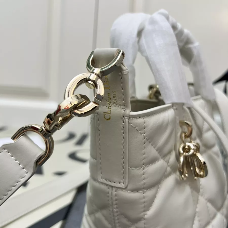 Christian Dior AAA Quality Handbags For Women Elegant 9201 - Image 4