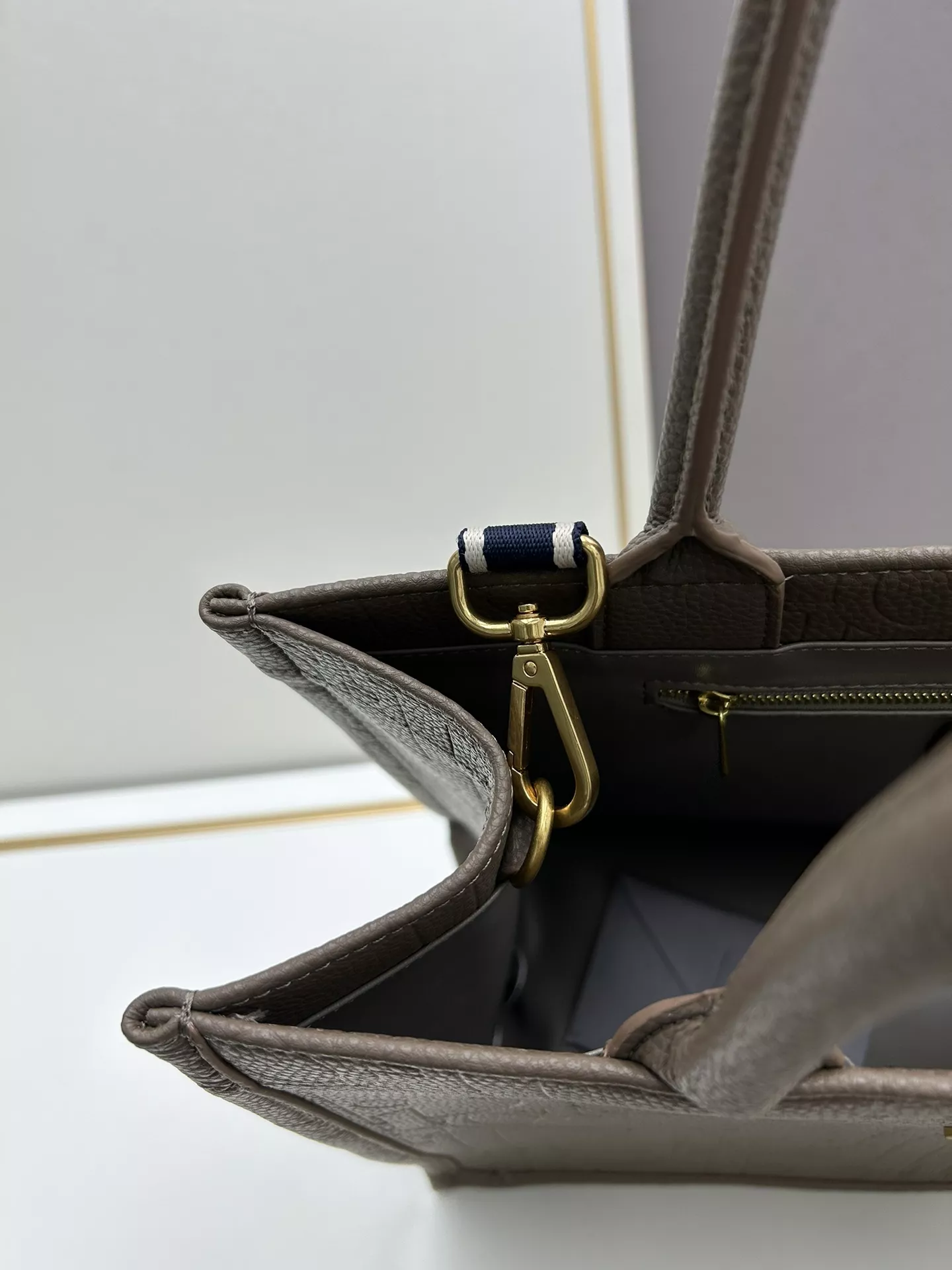 Christian Dior AAA Quality Handbags For Women Soft 5453 - Image 6