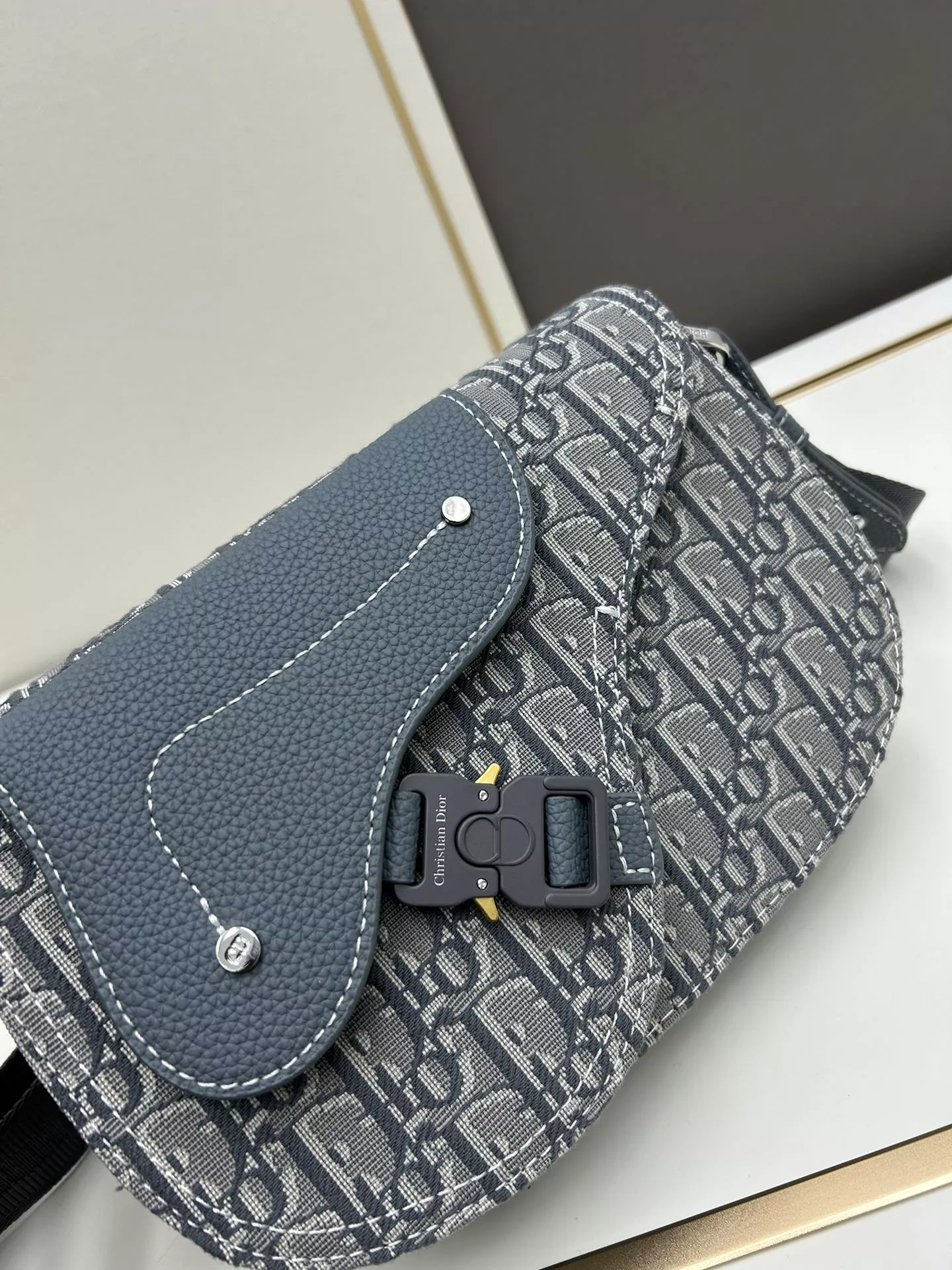 Christian Dior AAA Quality Messenger Bags For Unisex AllSeason 5576 - Image 3