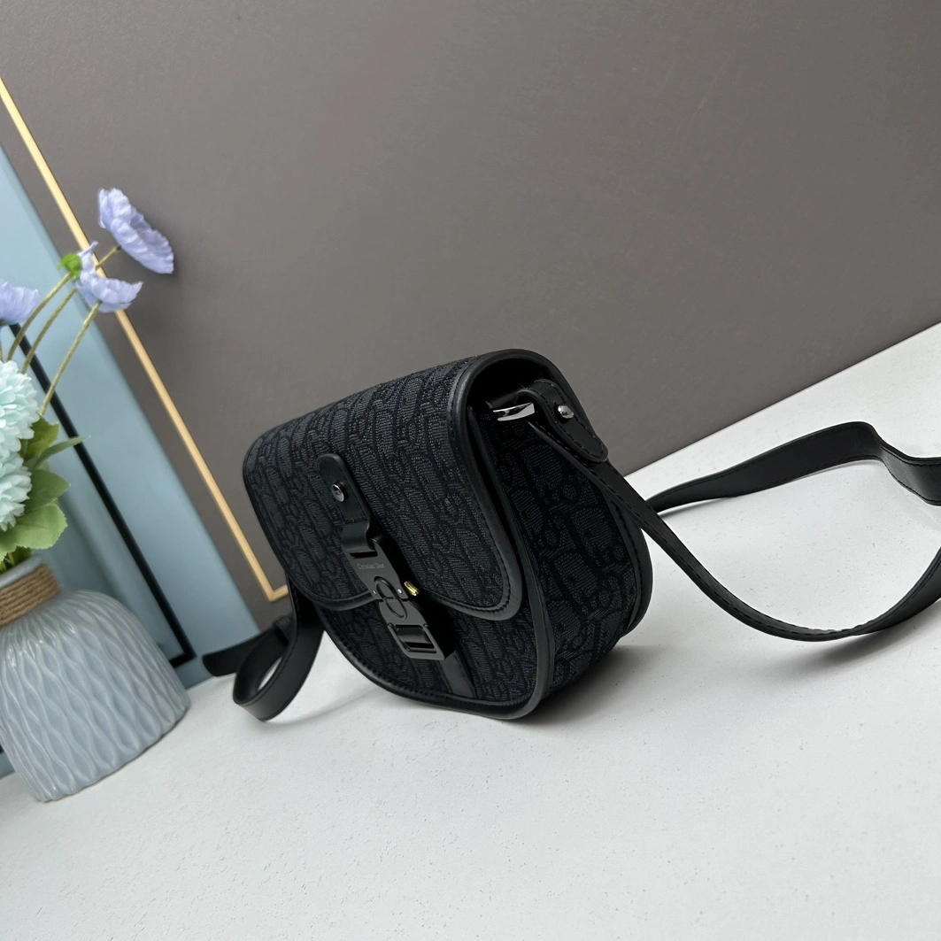 Christian Dior AAA Quality Messenger Bags For Unisex Functional 9397