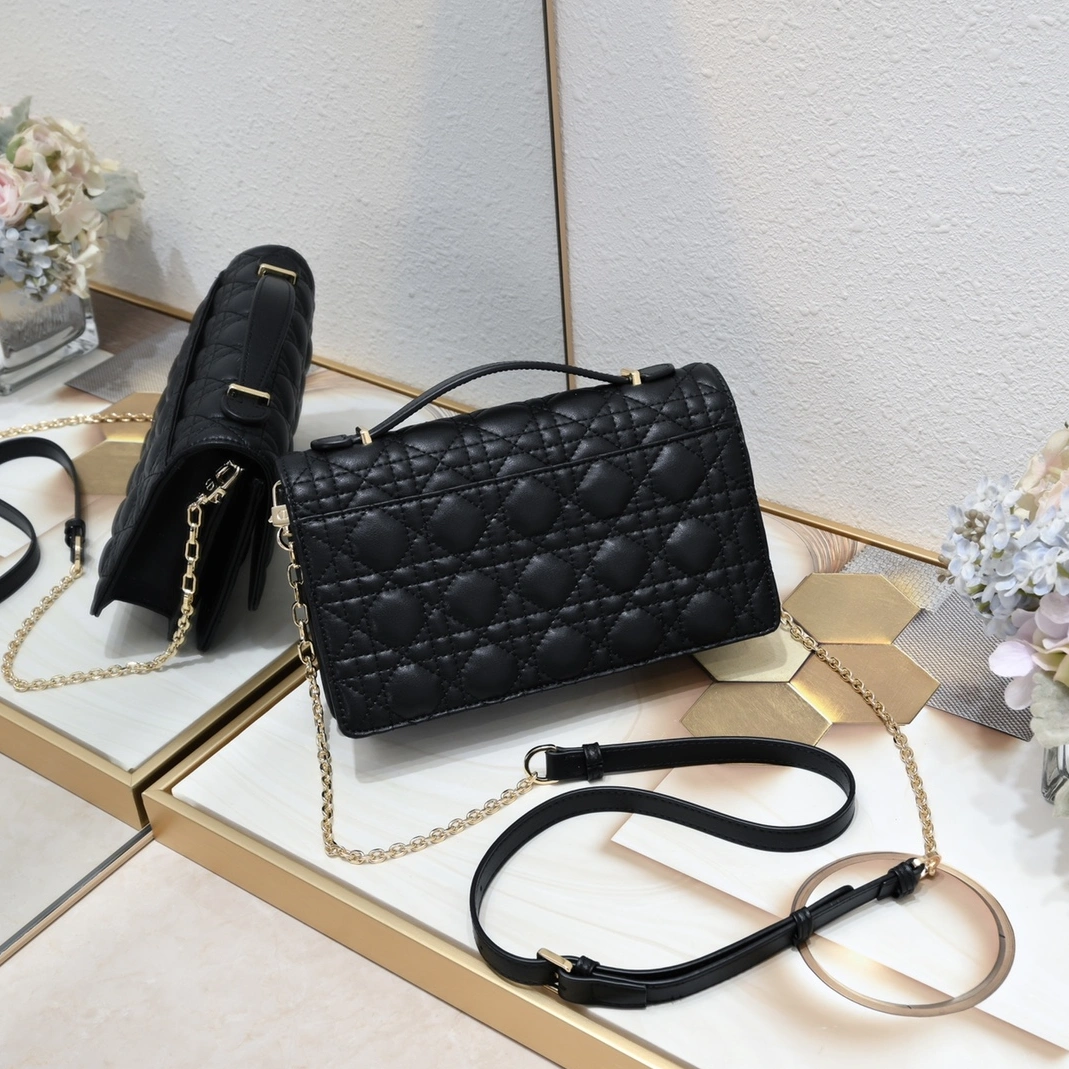 Christian Dior AAA Quality Messenger Bags For Women Breathable 8655 - Image 3