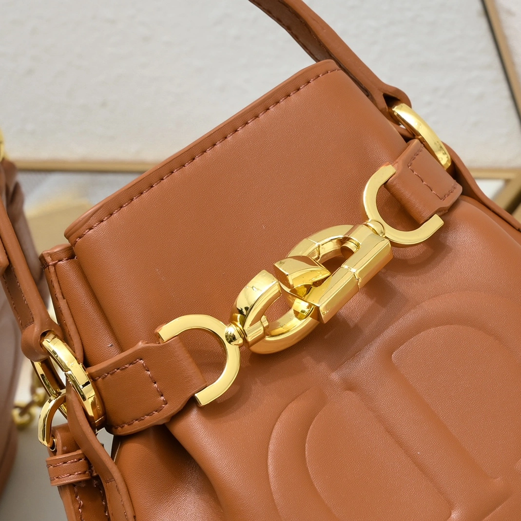 Christian Dior AAA Quality Messenger Bags For Women Cozy 8934 - Image 4