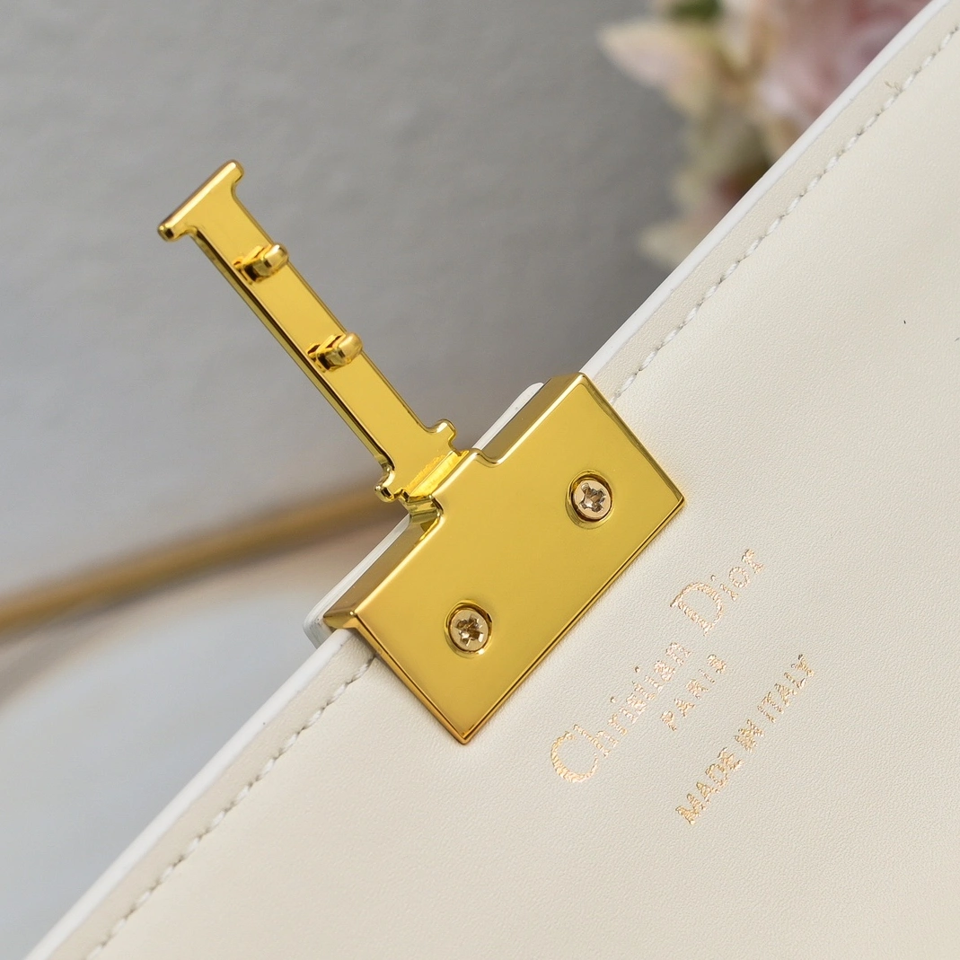 Christian Dior AAA Quality Messenger Bags For Women DailyWear 1047 - Image 7