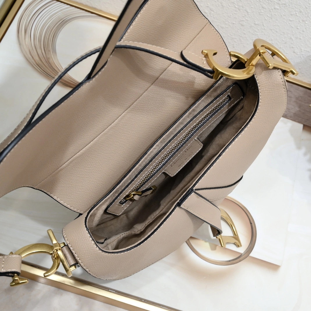 Christian Dior AAA Quality Messenger Bags For Women Trendy 273 - Image 6