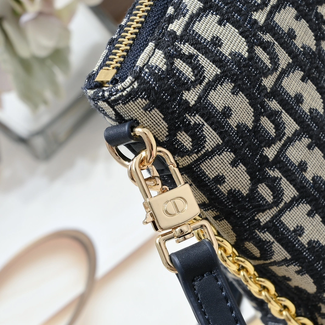 Christian Dior AAA Quality Messenger Bags For Women Trendy 5852 - Image 4