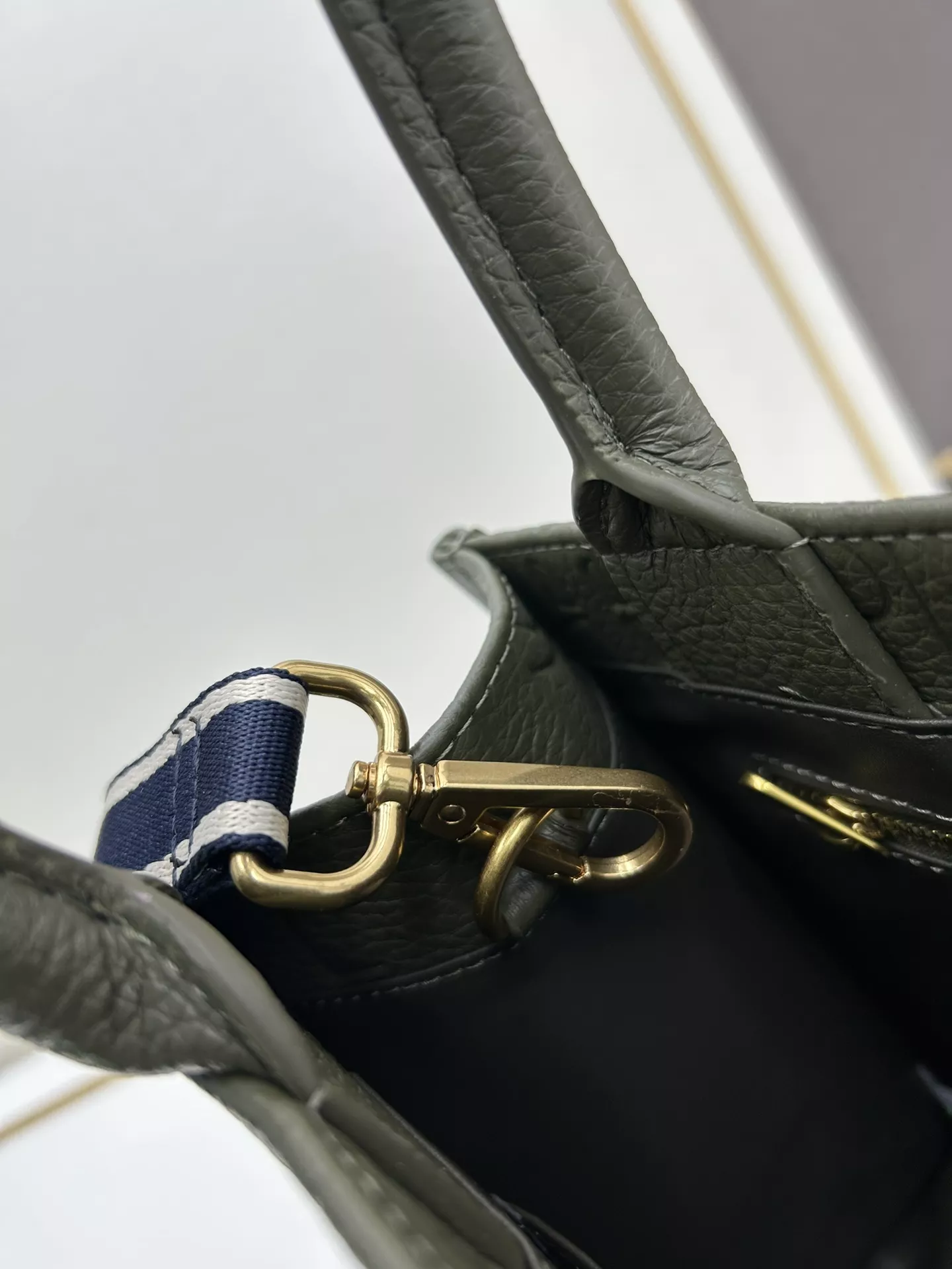 Christian Dior AAA Quality Tote-Handbags For Women Breathable 2062 - Image 6