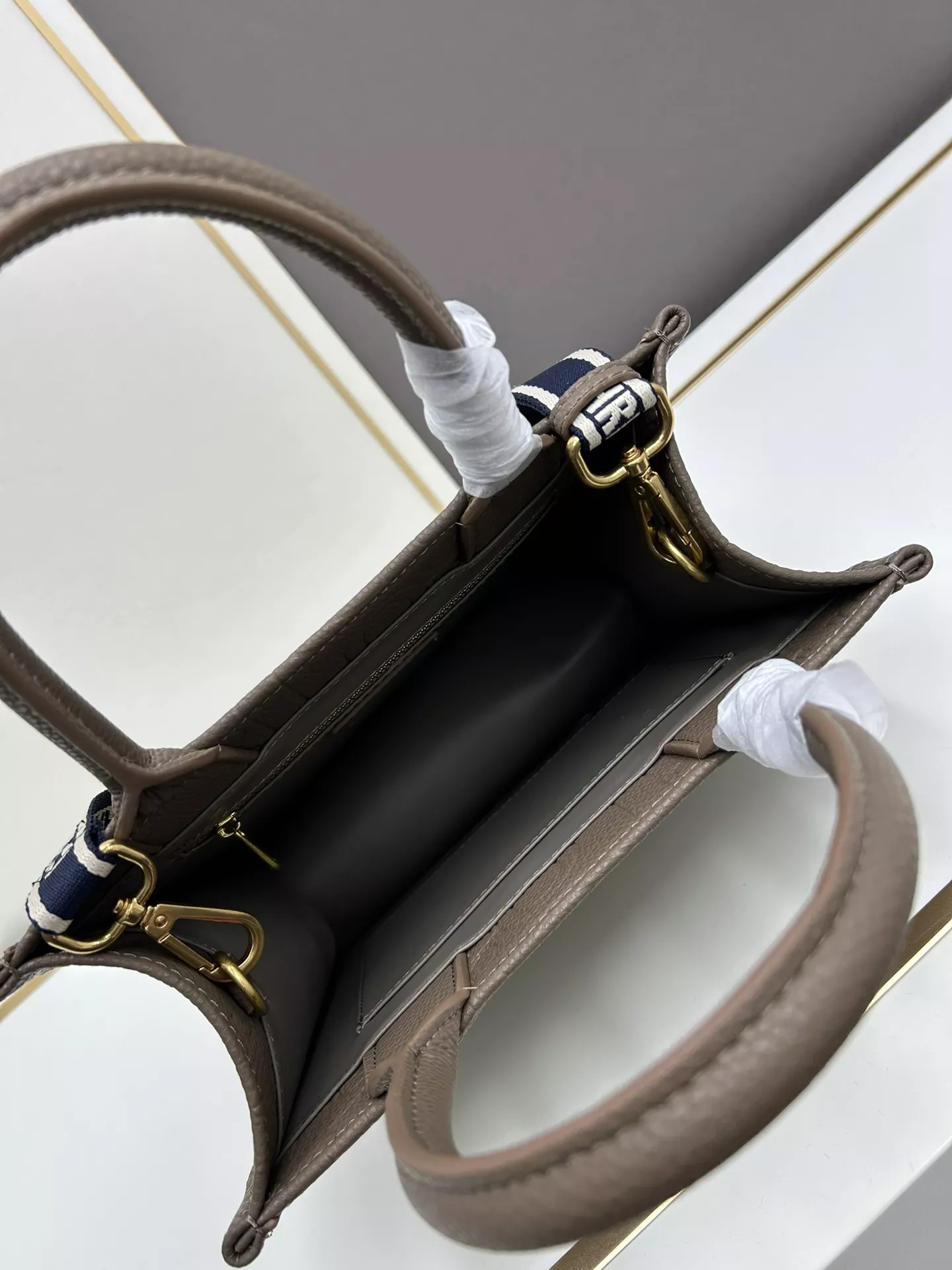 Christian Dior AAA Quality Tote-Handbags For Women Cozy 5046 - Image 7