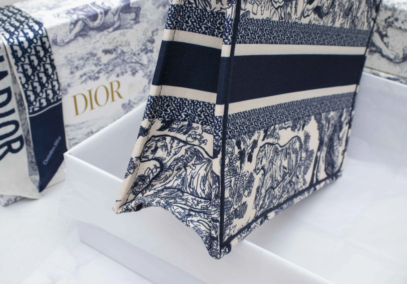 Christian Dior AAA Quality Tote-Handbags For Women Lightweight 4081 - Image 3