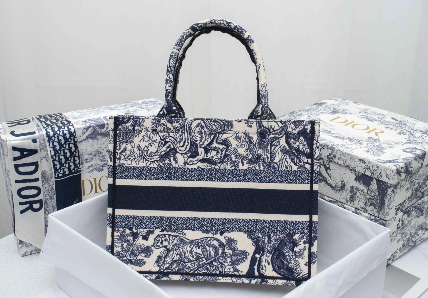 Christian Dior AAA Quality Tote-Handbags For Women Lightweight 4081 - Image 6