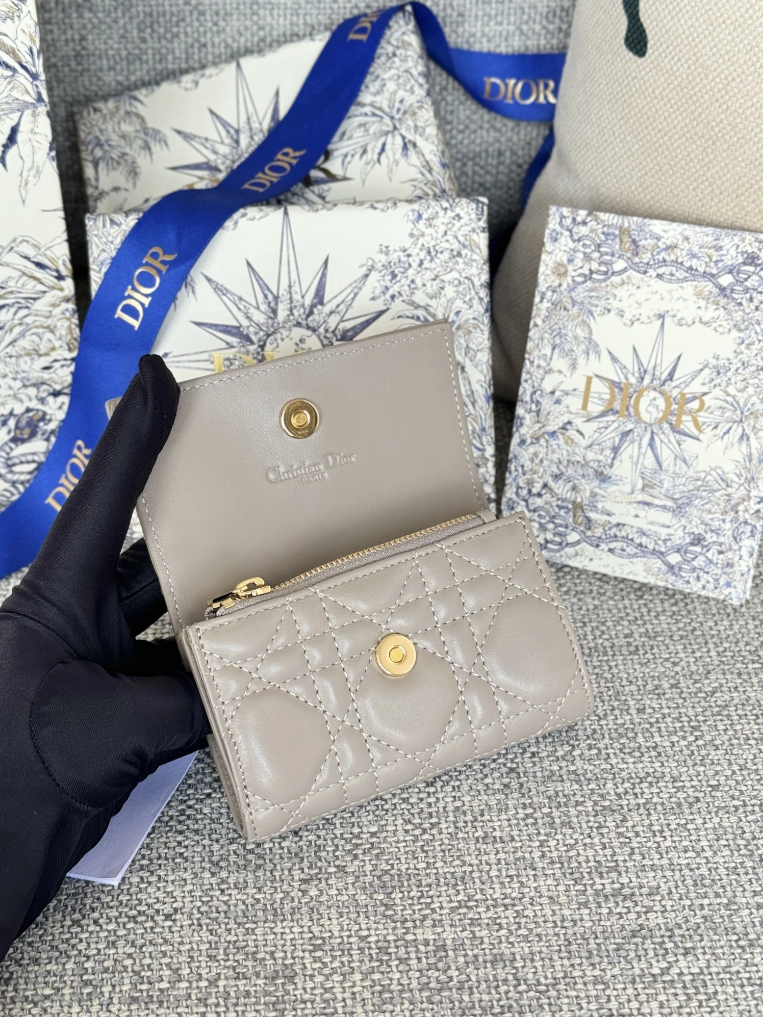 Christian Dior AAA Wallets For Women ModernLook 7068
