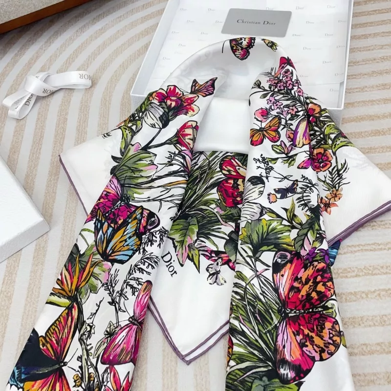 Christian Dior Silk Squares Compact 5153 - Image 3