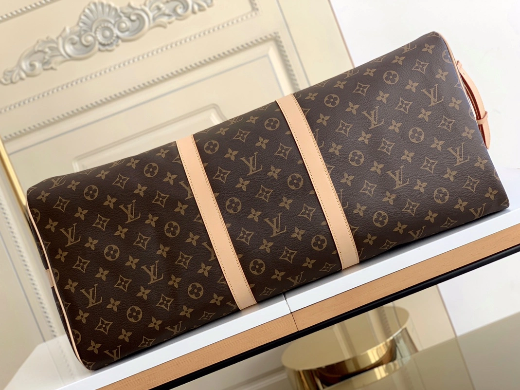 Classic 3550 Louis Vuitton Travel Bags - Image 4