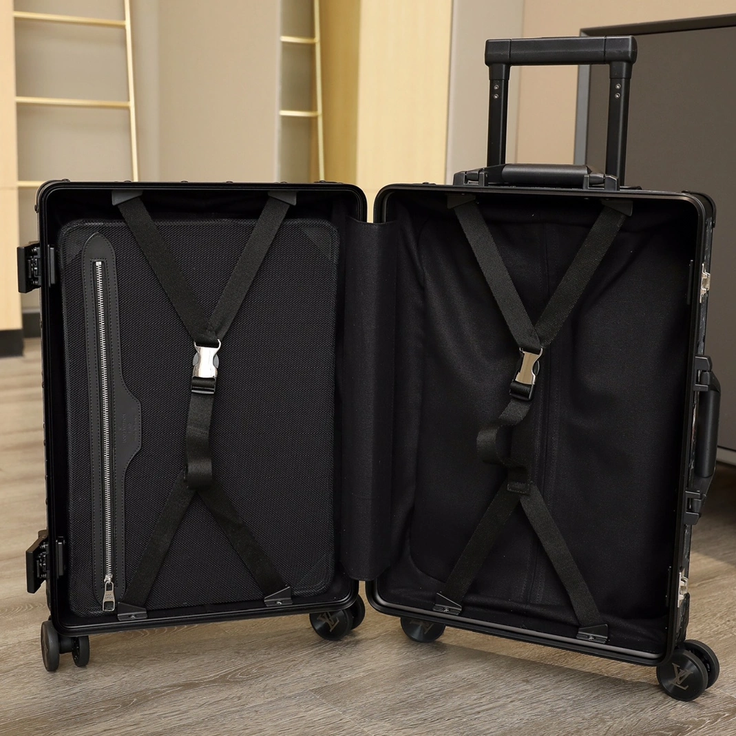 Classic 6013 Louis Vuitton Luggage For Unisex - Image 7