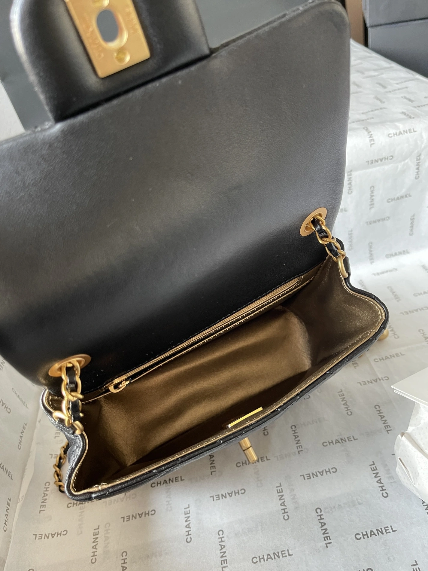 Classic 6487 Chanel AAA Quality Messenger Bags For Women - Image 7