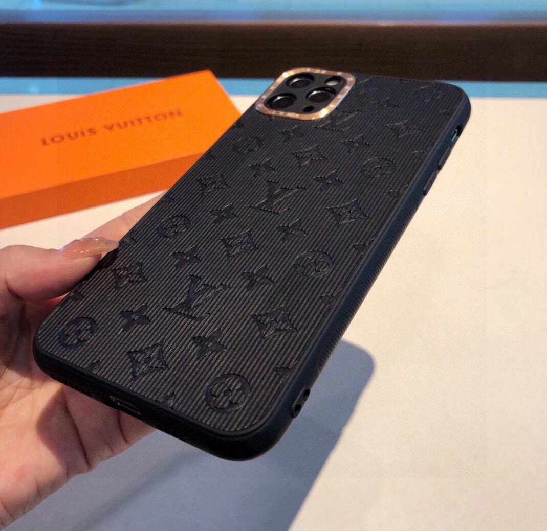 Classic 7395 Louis Vuitton LV iPhone Case - Image 4