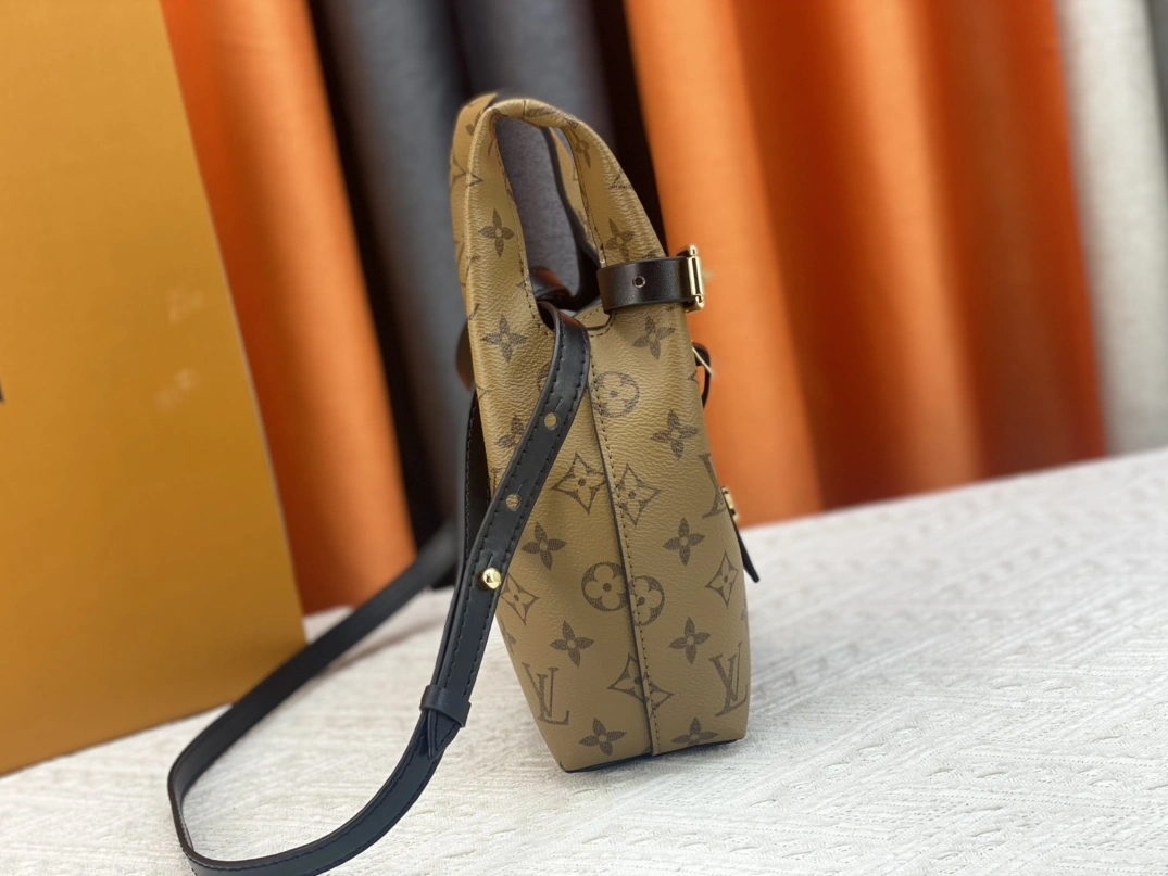 Comfortable 3015 Louis Vuitton AAA Quality Handbags For Women