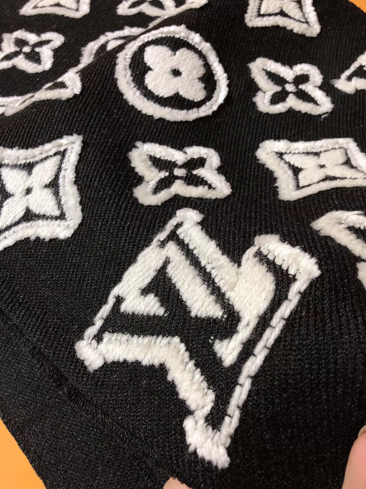 Comfortable 7595 Louis Vuitton Scarf For Women - Image 5