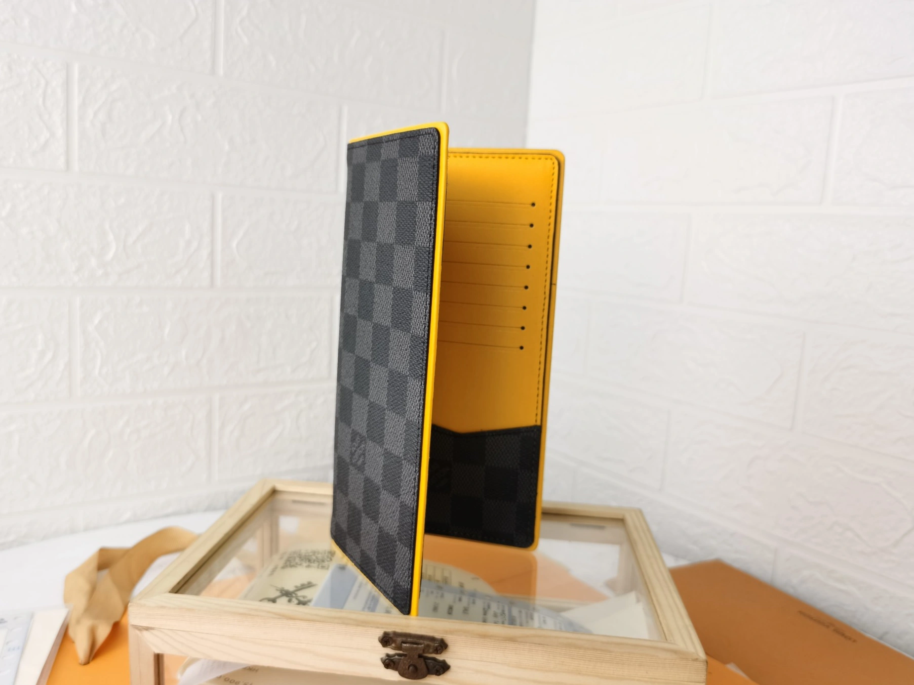 Comfortable 8255 Louis Vuitton LV Card Case For Unisex - Image 4