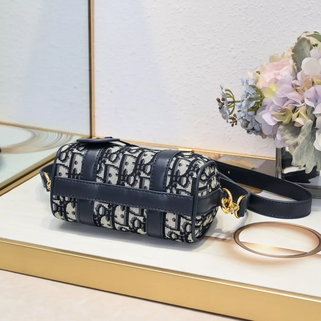 Comfortable 9649 Christian Dior AAA Quality Handbags For Women - Image 7