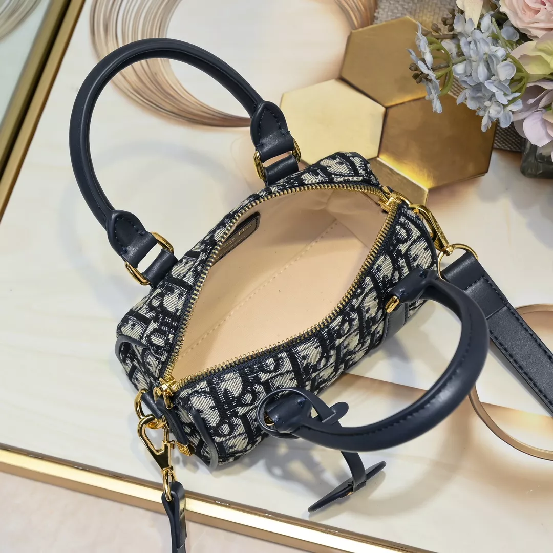 Comfortable 9649 Christian Dior AAA Quality Handbags For Women - Image 8