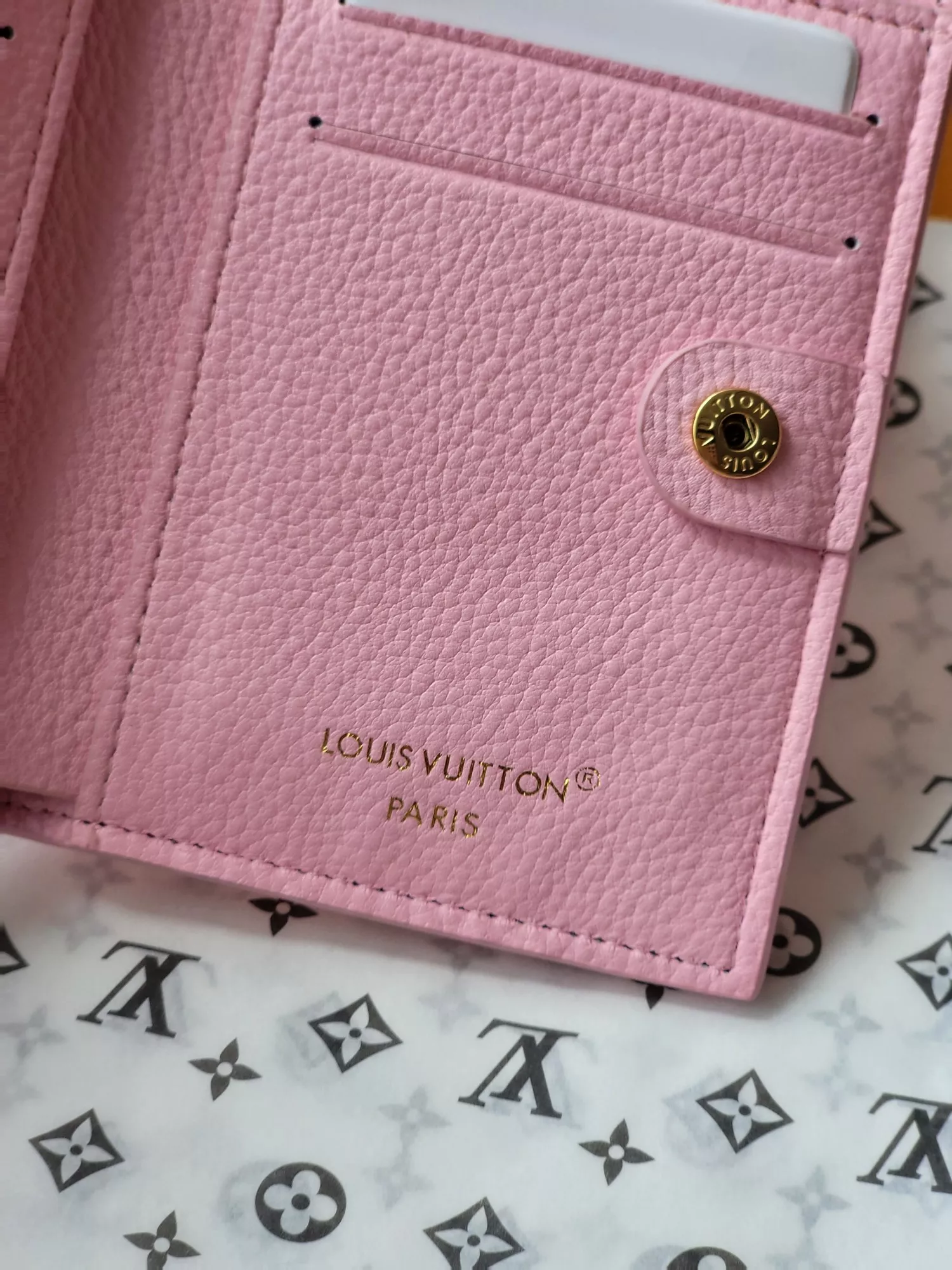 Compact 1777 Louis Vuitton AAA Quality Card Case - Image 5