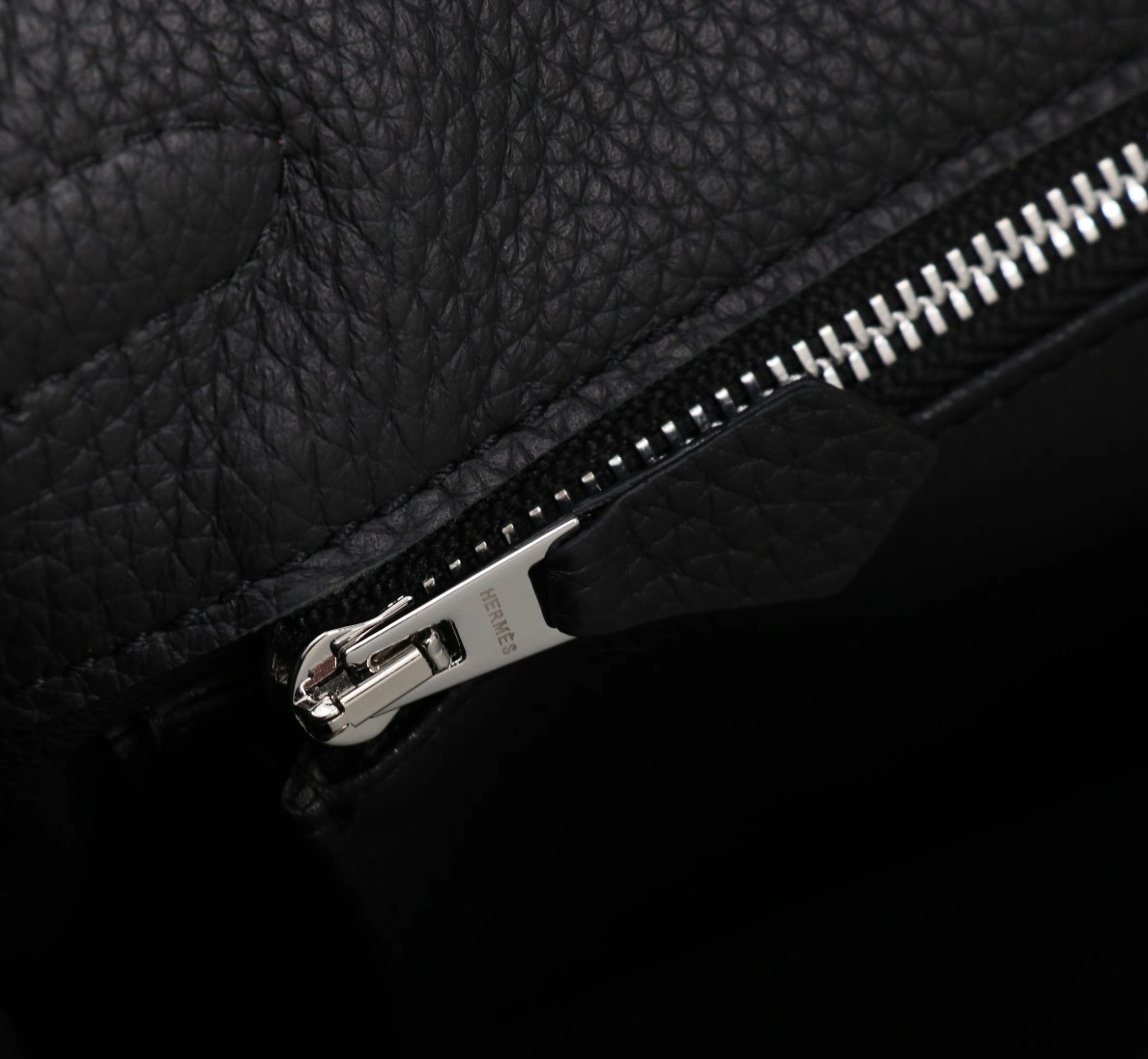 Compact 2504 Hermes AAA Quality Handbags For Women - Image 8