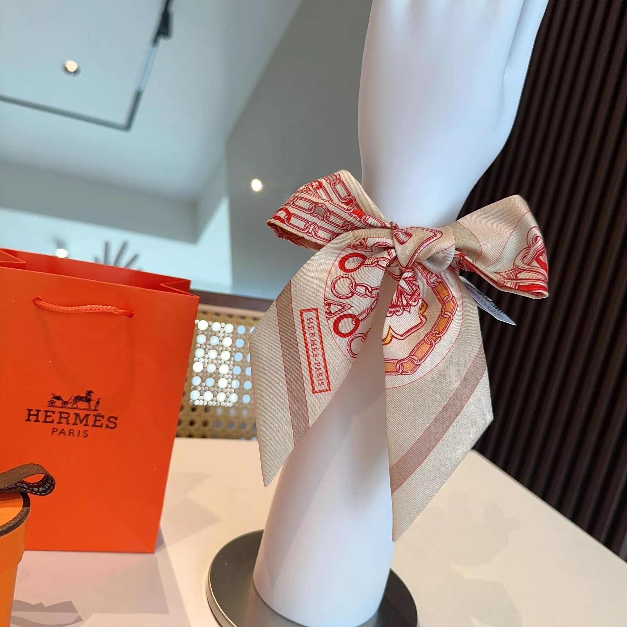 Compact 3070 Hermes Silk Scarf - Image 3