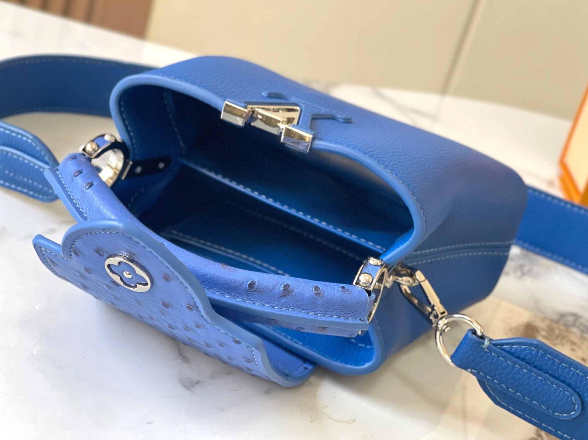 Compact 7734 Louis Vuitton AAA Quality Messenger Bags For Women - Image 8