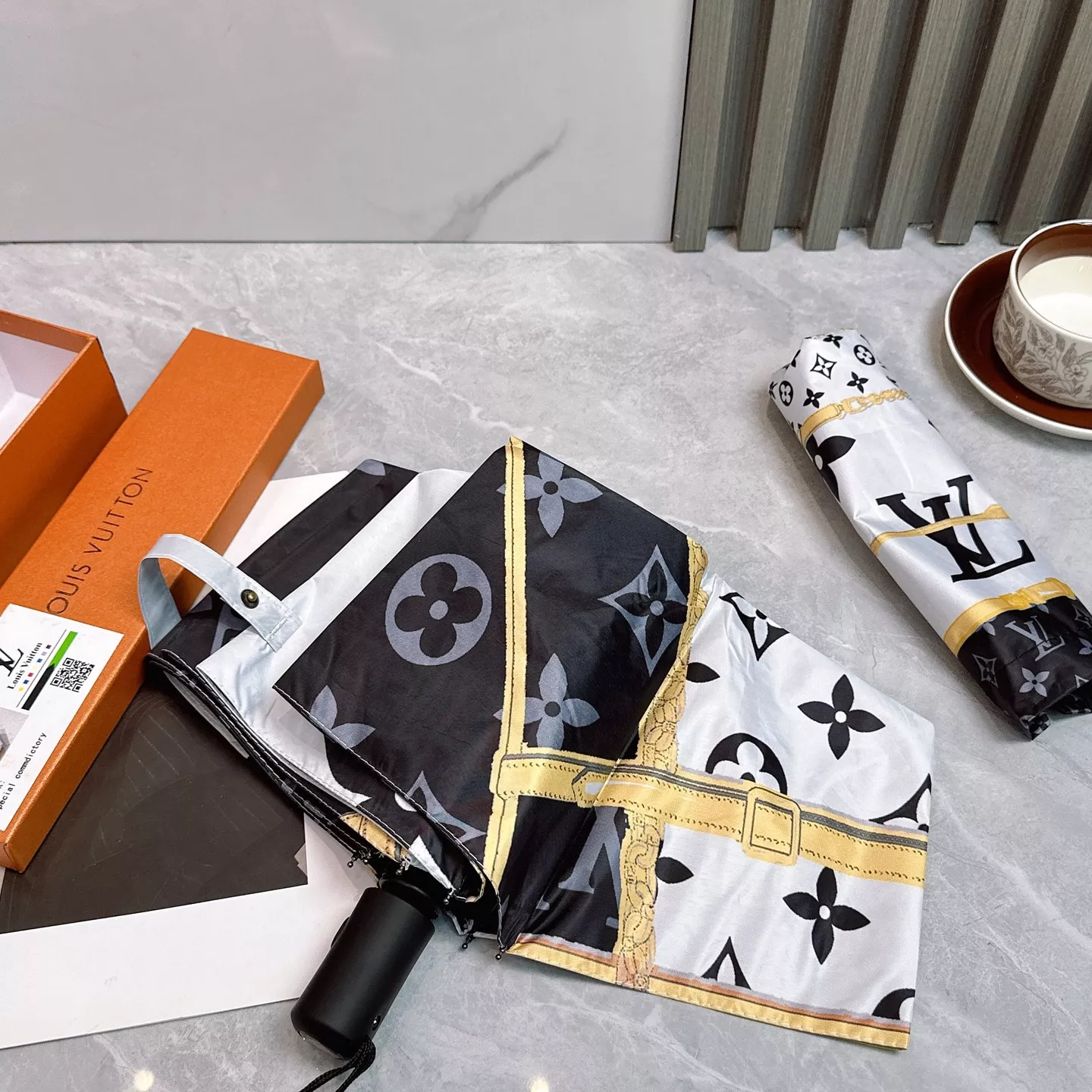 Cozy 2317 Louis Vuitton Umbrellas - Image 4