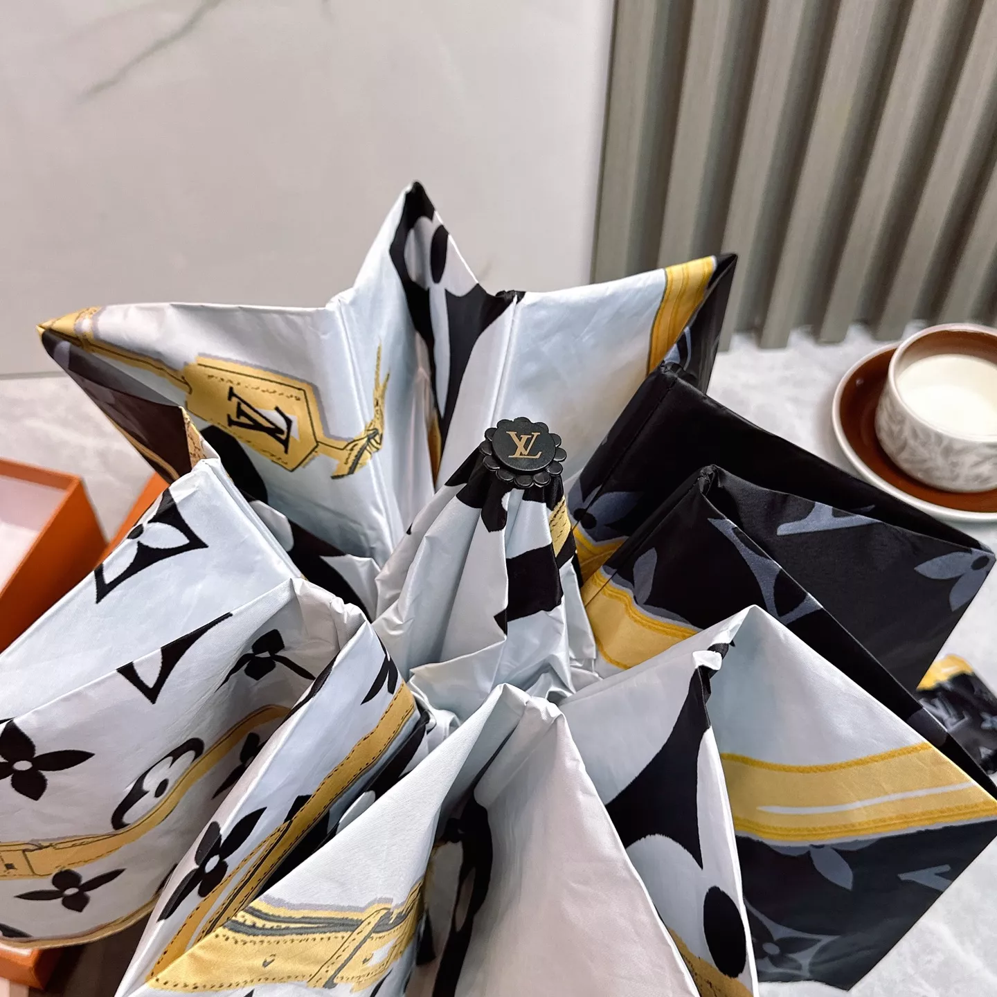 Cozy 2317 Louis Vuitton Umbrellas - Image 5