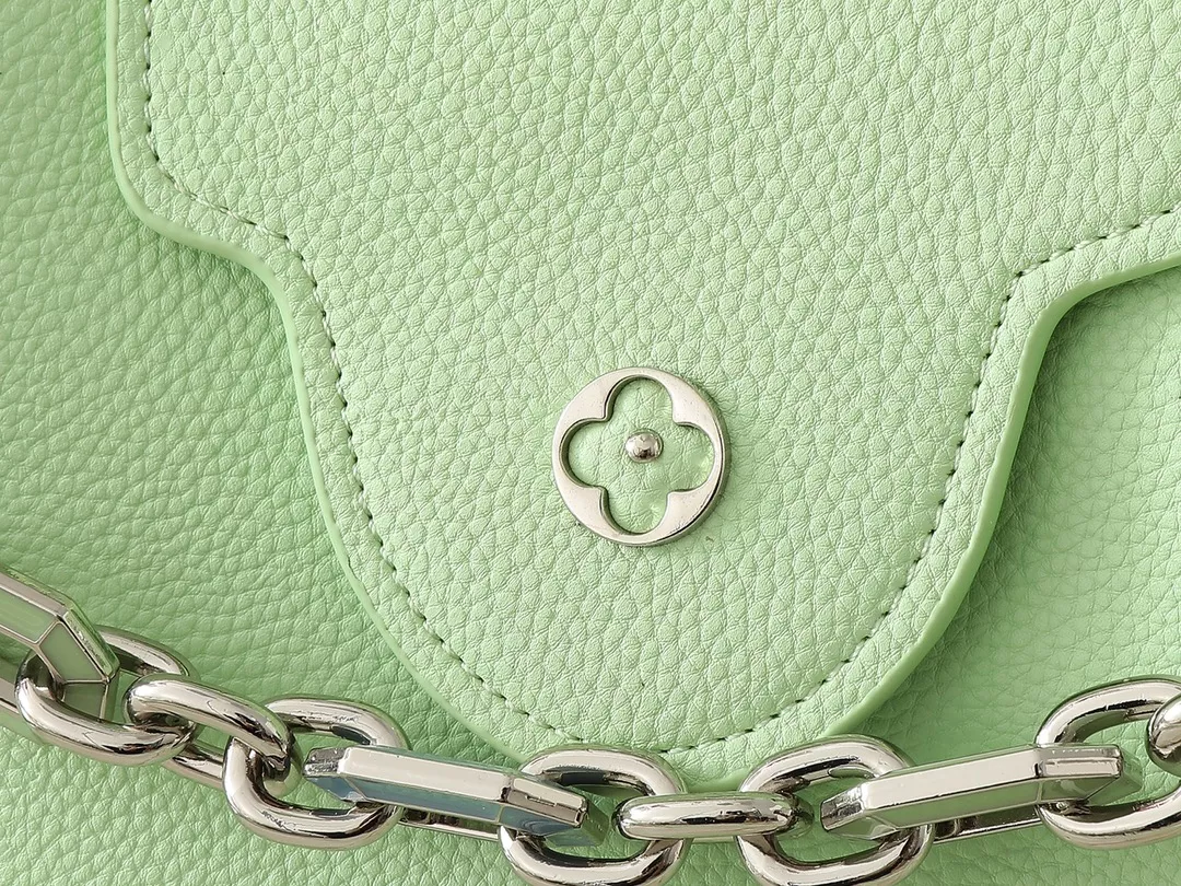 Cozy 5053 Louis Vuitton AAA Quality Messenger Bags For Women - Image 6