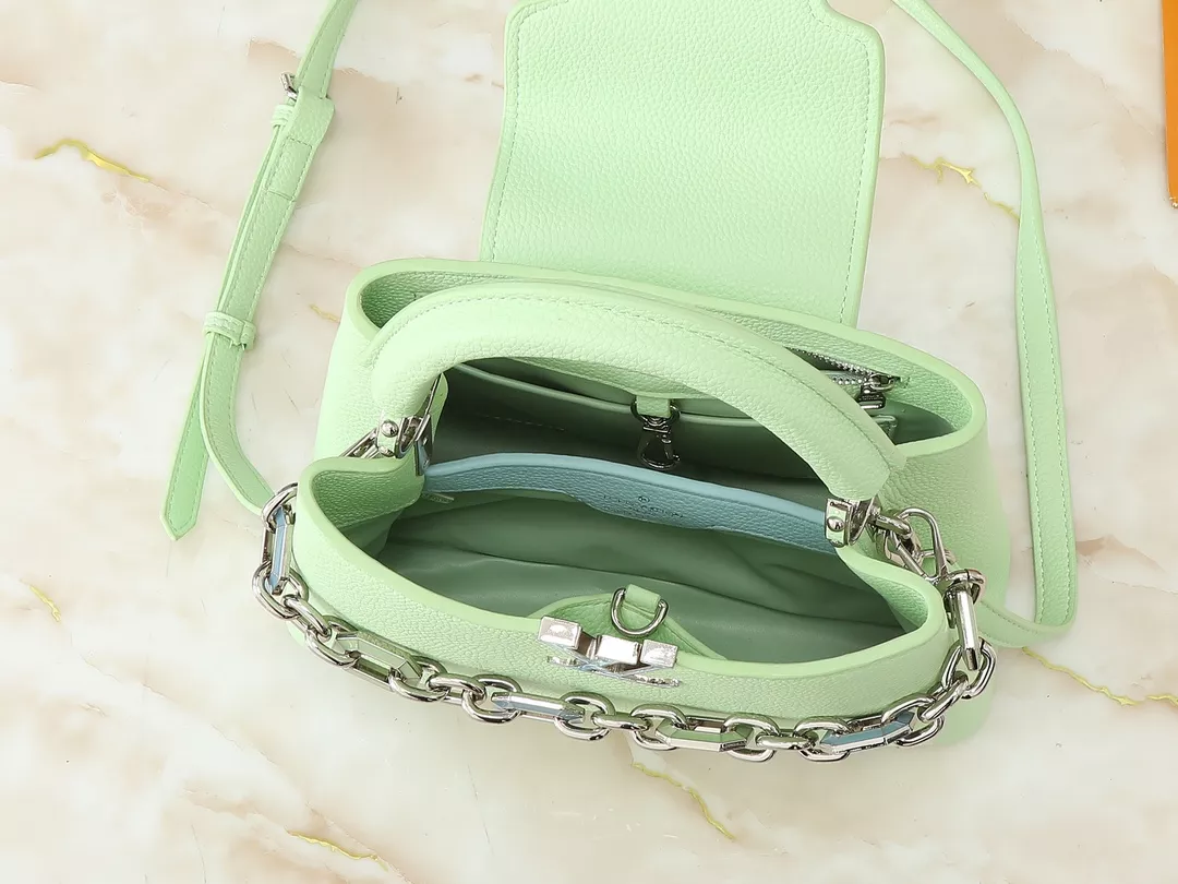 Cozy 5053 Louis Vuitton AAA Quality Messenger Bags For Women - Image 8