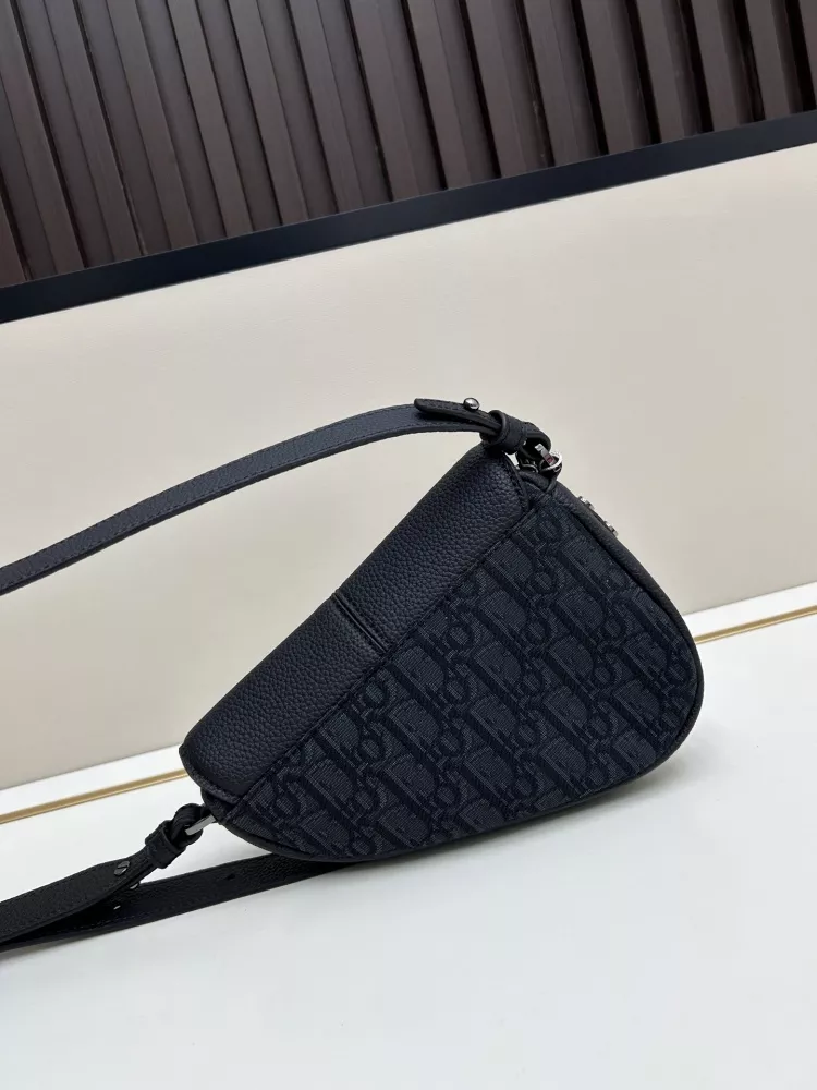 Cozy 5214 Christian Dior AAA Quality Messenger Bags For Unisex - Image 4