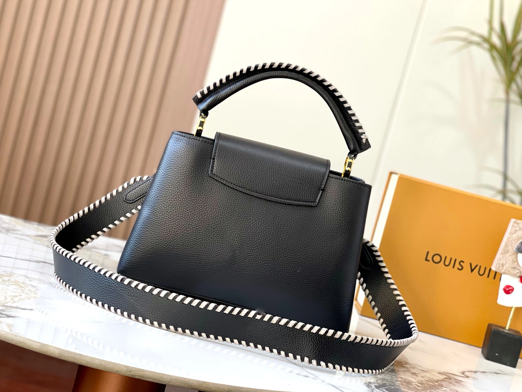 Cozy 967 Louis Vuitton AAA Quality Messenger Bags For Women - Image 3