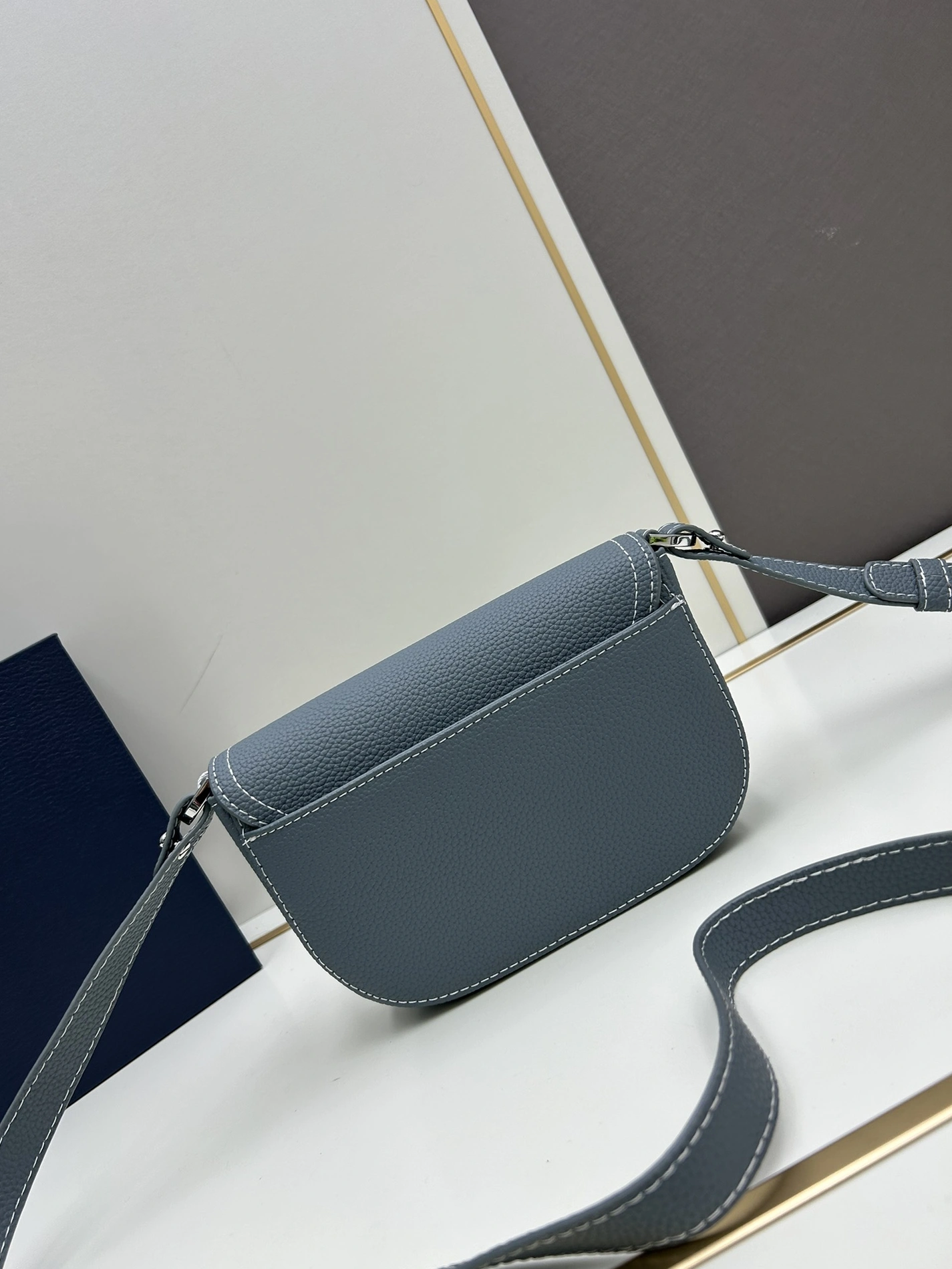 DailyWear 2145 Christian Dior AAA Quality Messenger Bags For Women - Image 3