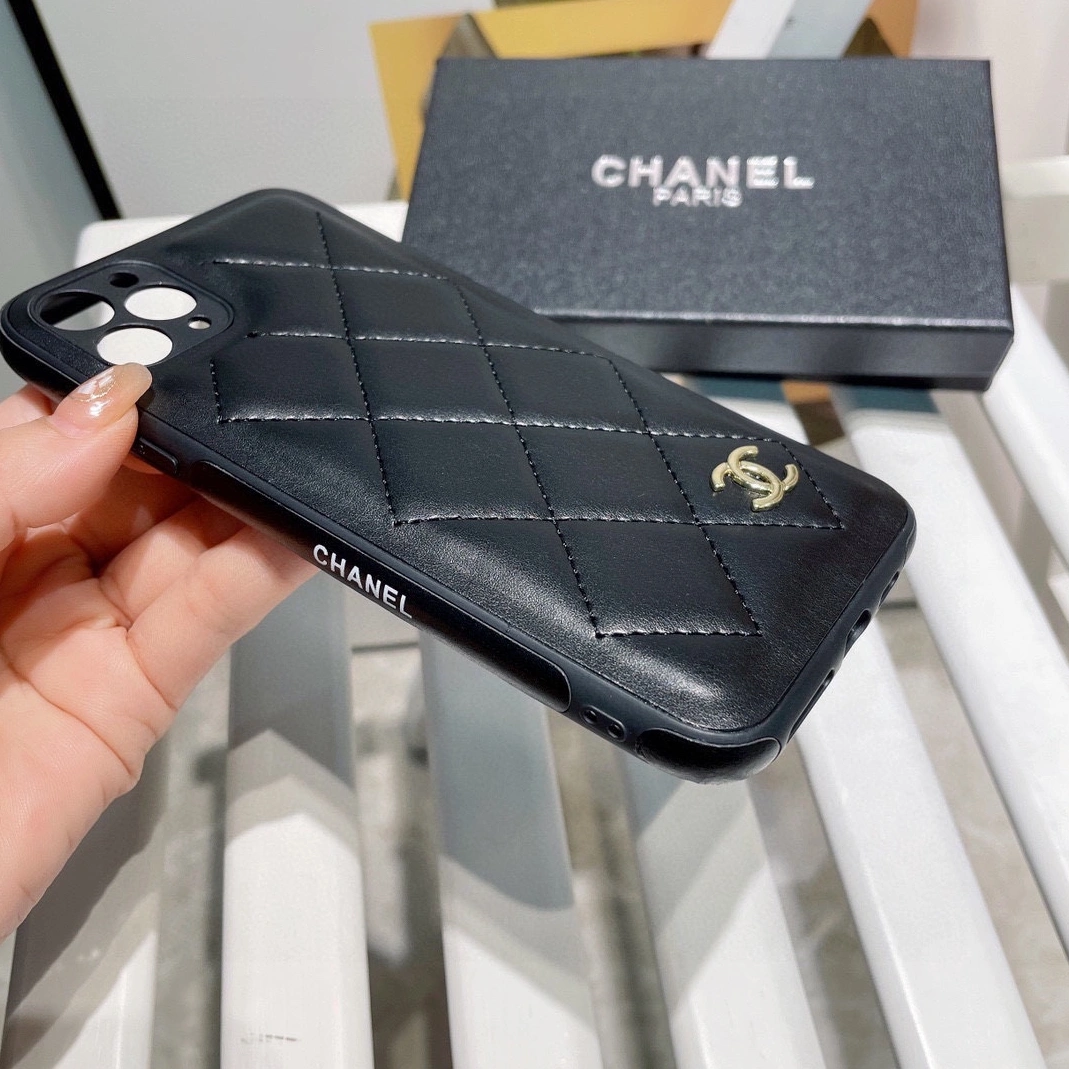 DailyWear 717 Chanel iPhone Case - Image 4