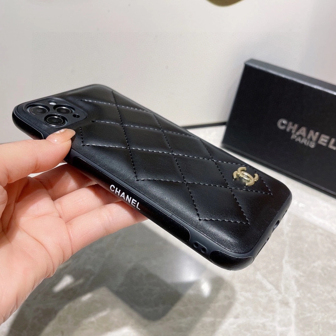 DailyWear 717 Chanel iPhone Case - Image 6