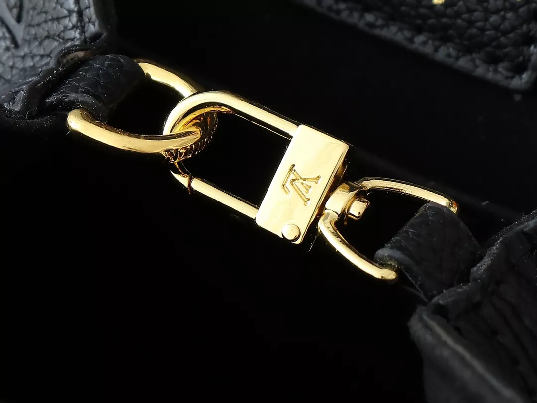 Durable 2659 Louis Vuitton AAA Quality Backpacks For Women - Image 7