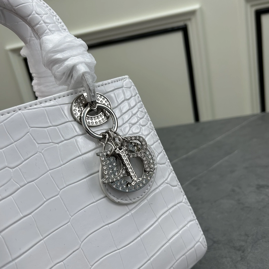 Durable 3243 Christian Dior AAA Quality Handbags For Women - Image 4