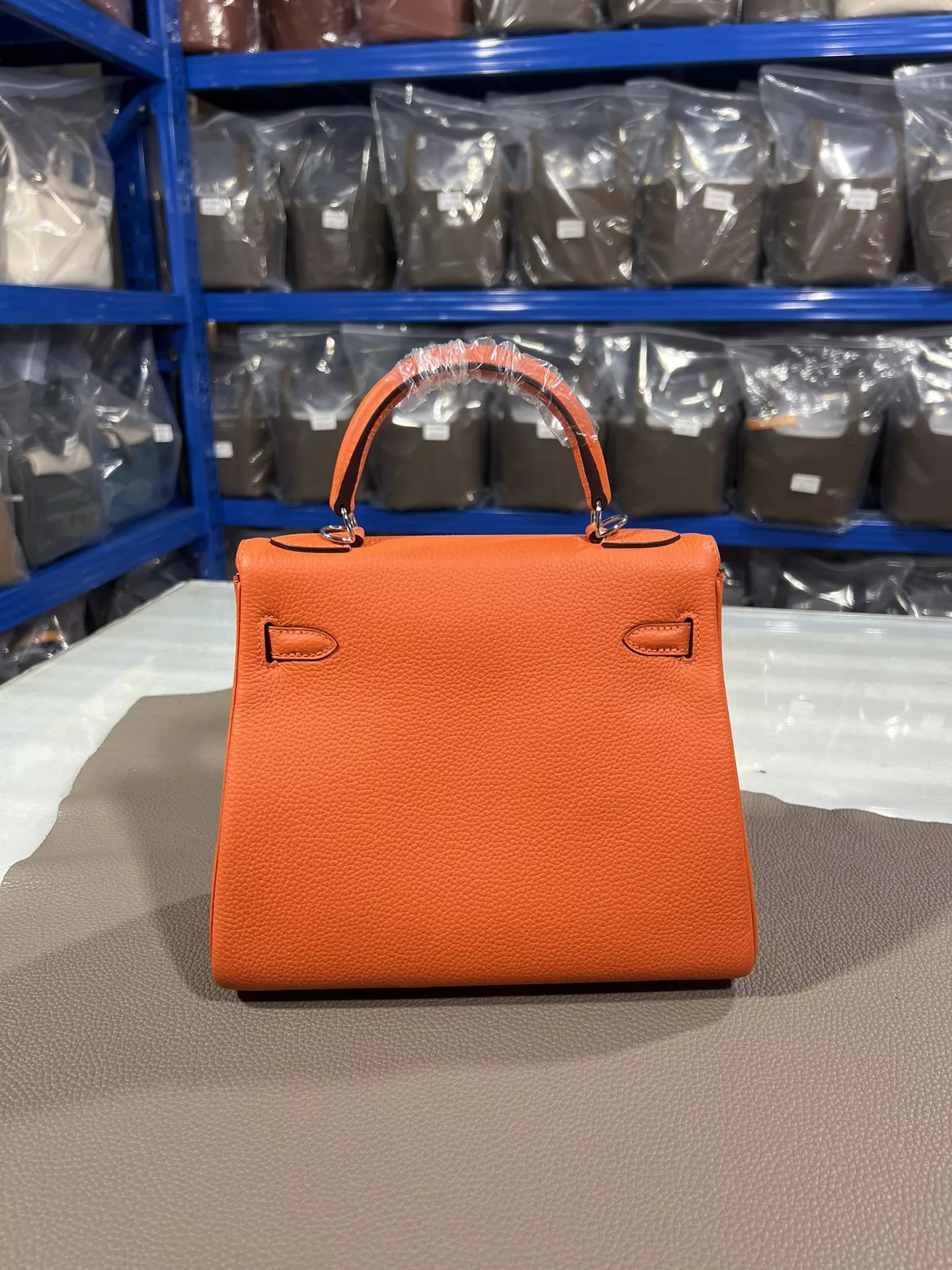 Durable 4068 Hermes AAA Quality Handbags For Women - Image 3