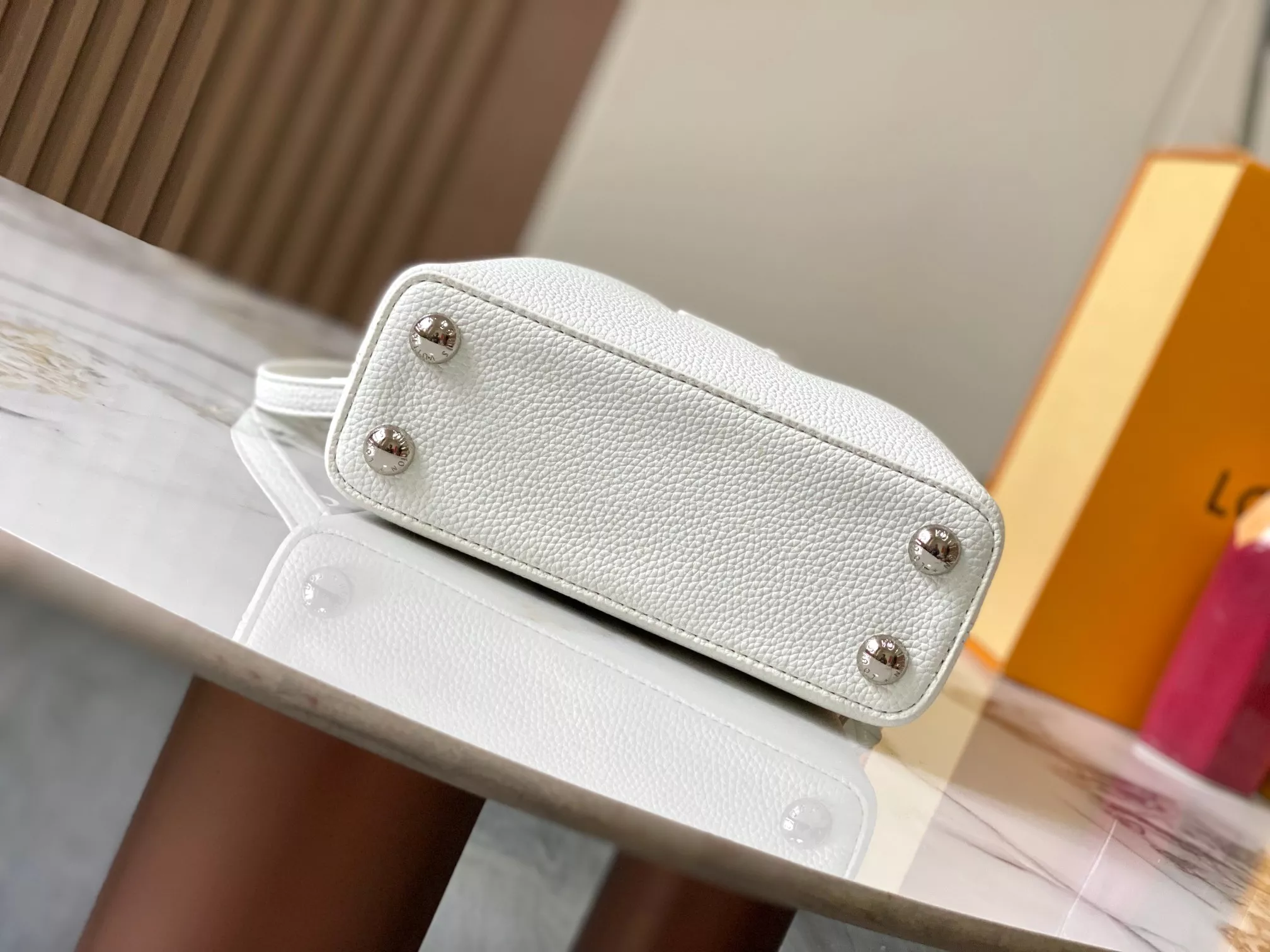 Durable 6812 Louis Vuitton AAA Quality Messenger Bags For Women - Image 4