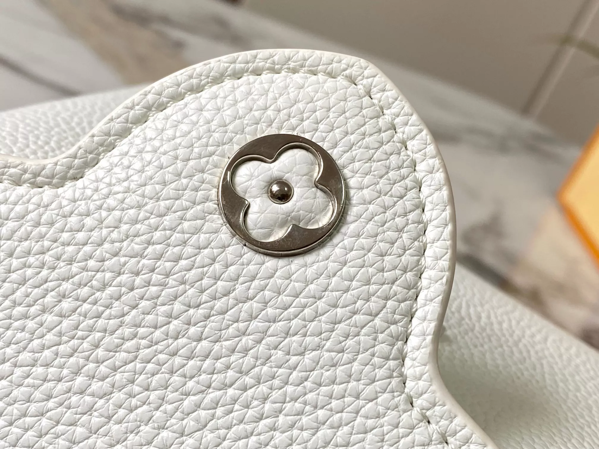 Durable 6812 Louis Vuitton AAA Quality Messenger Bags For Women - Image 7