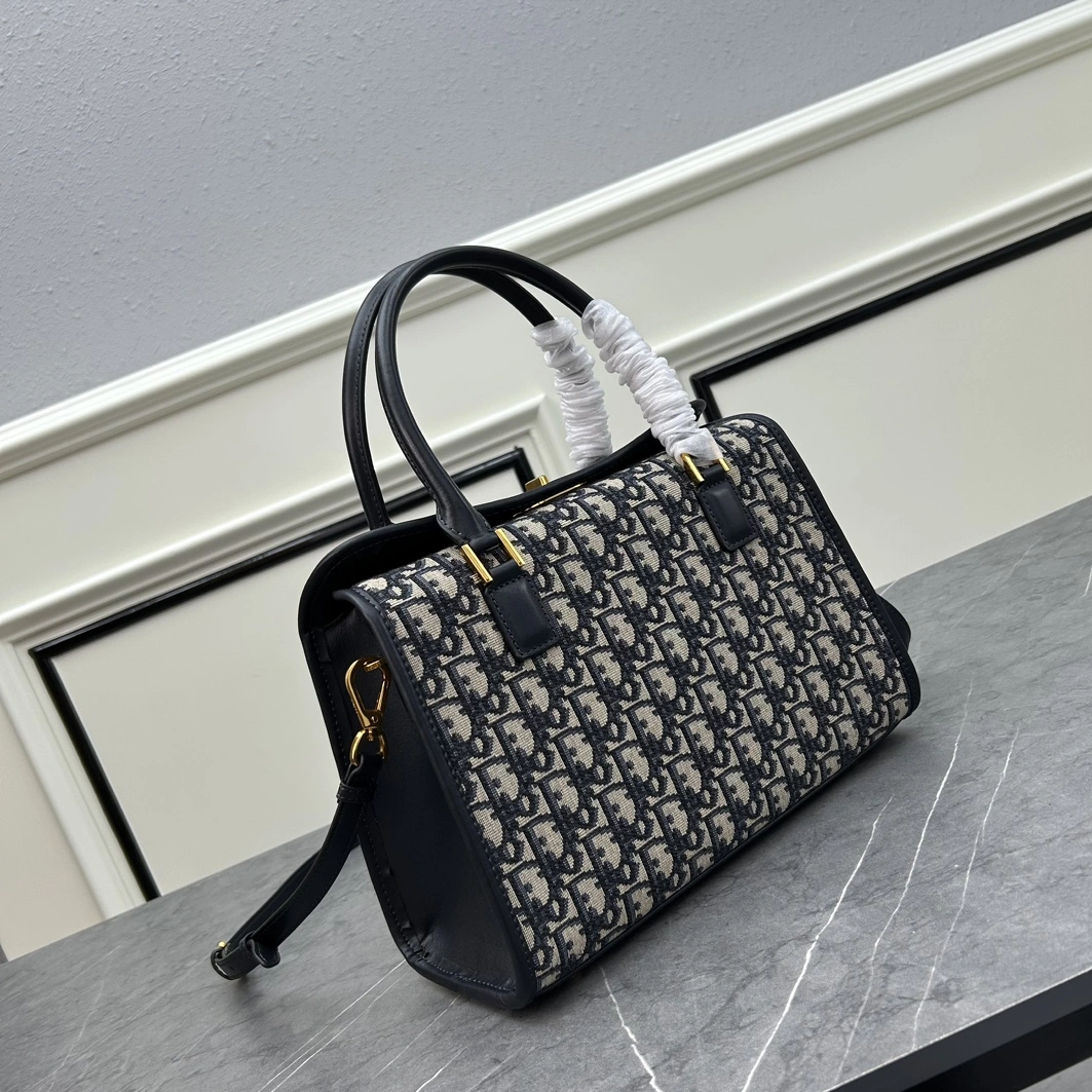 Durable 883 Christian Dior AAA Handbags For Women