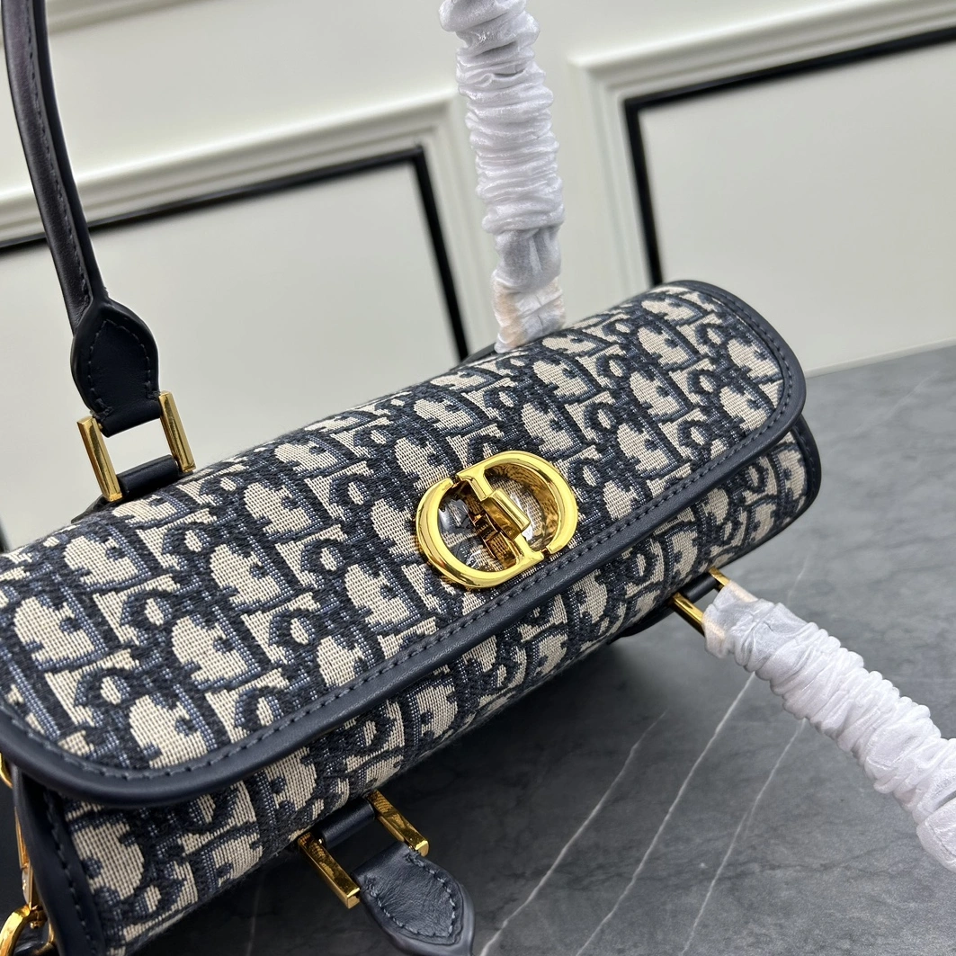 Durable 883 Christian Dior AAA Handbags For Women - Image 4