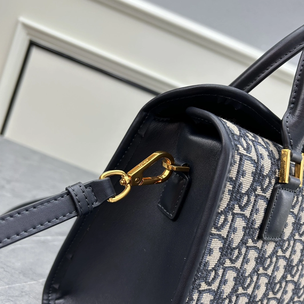 Durable 883 Christian Dior AAA Handbags For Women - Image 6