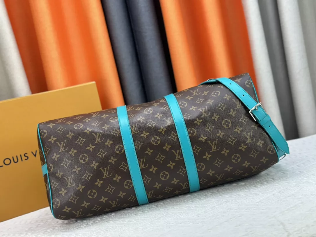 EasyMatch 1842 Louis Vuitton Travel Bags - Image 4