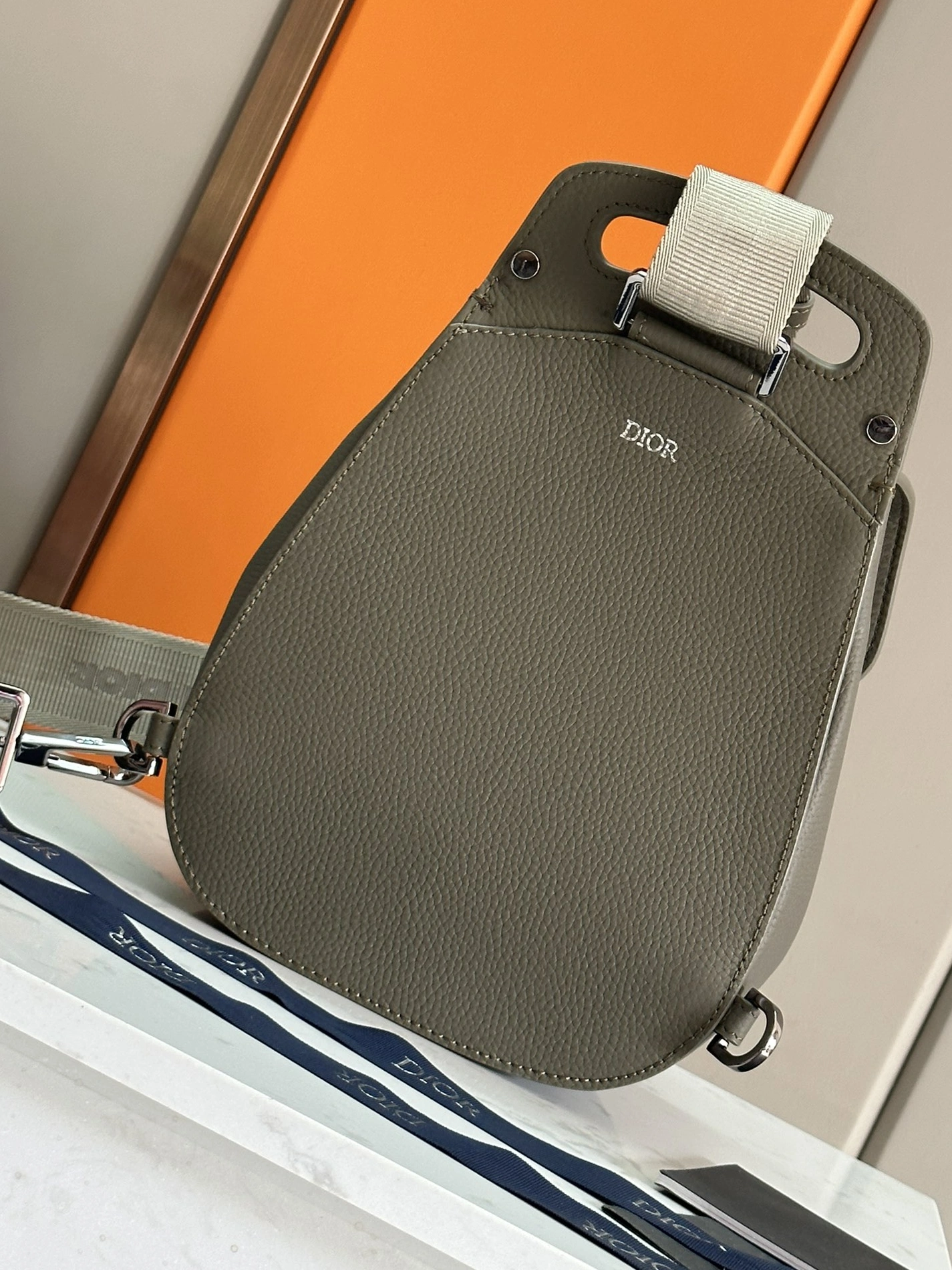 EasyMatch 205 Christian Dior AAA Man Messenger Bags - Image 3